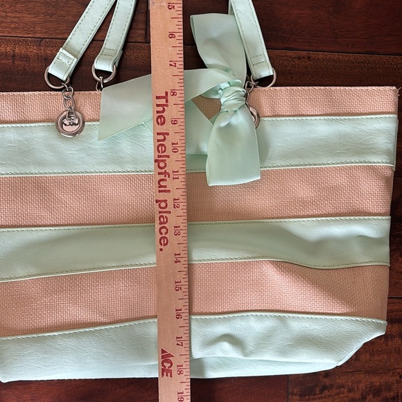 Ulta Beauty | Medium Purse Tote Beach Bag Mint & Cream Striped 7" x 9" x… - Picture 10 of 13